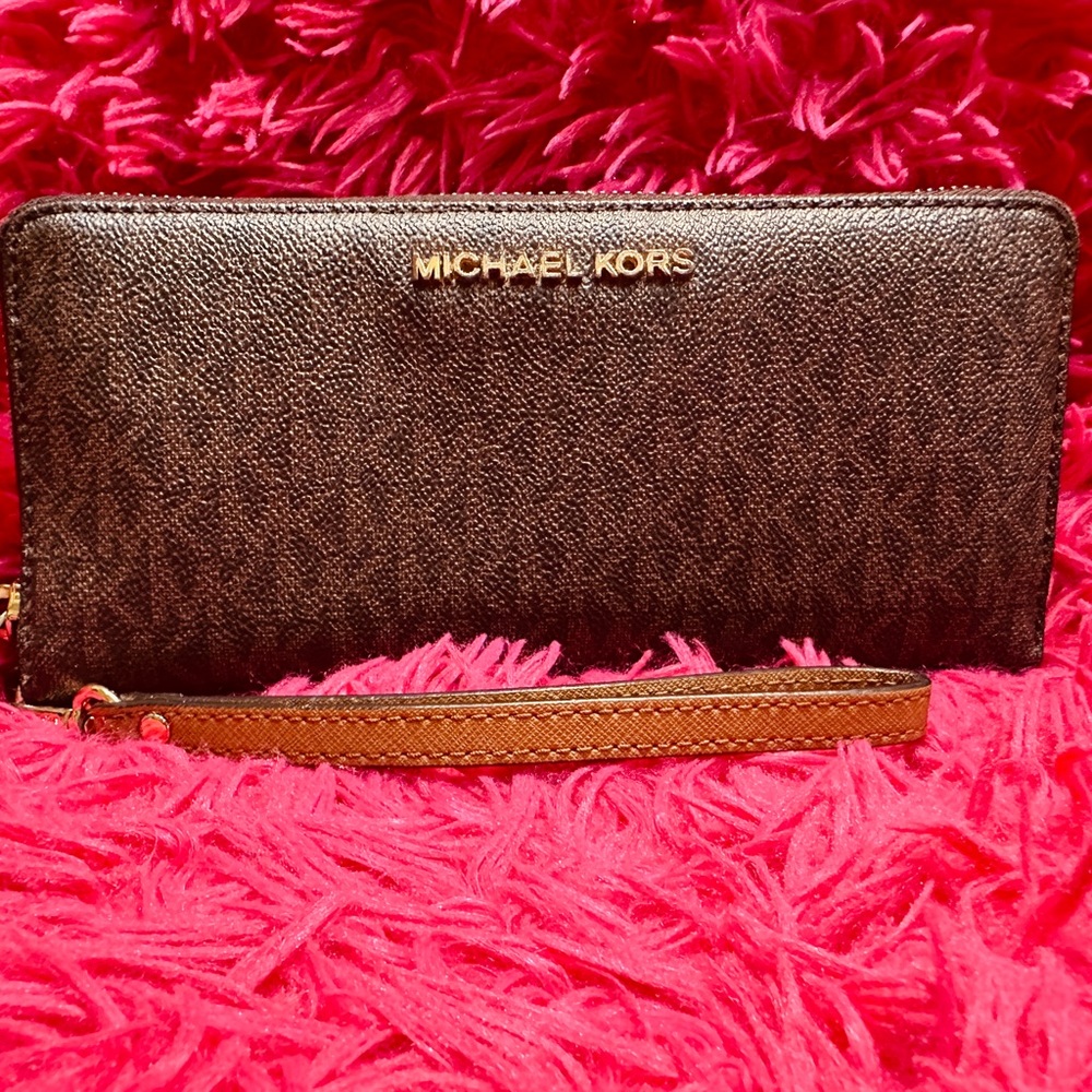 Large wallet with wristlet band (Used)